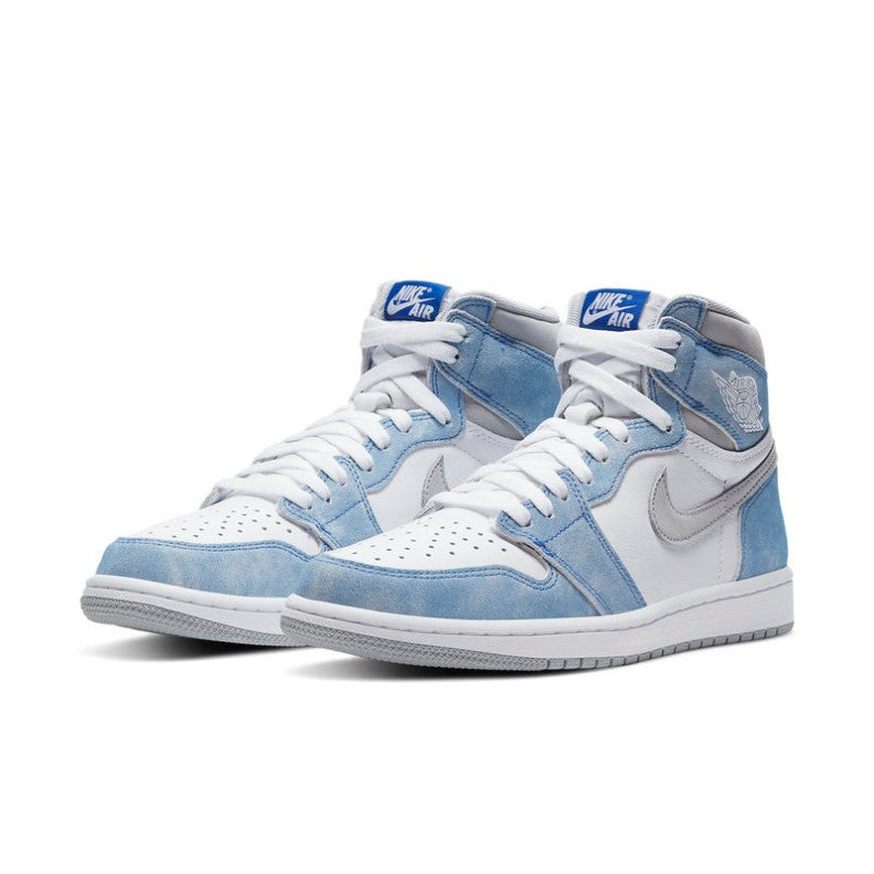 Air Jordan 1 Retro High OG 'Hyper Royal Light Smoke Grey' 555088-237.80